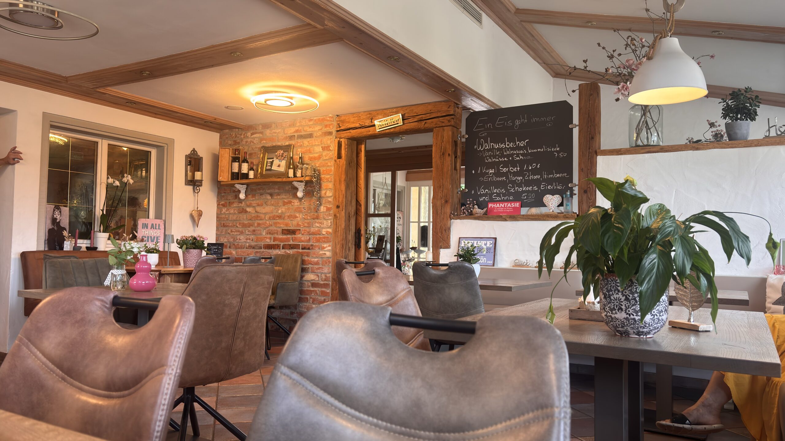 Gemütliche, urige Atmosphäre – Gasthaus Rose Salem